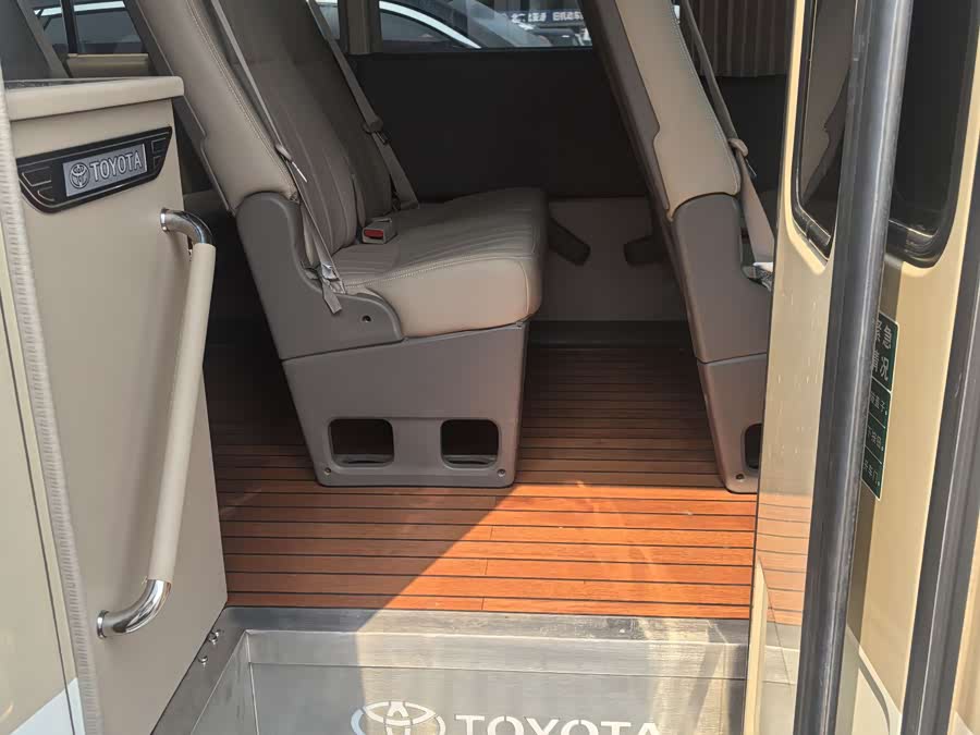 Toyota Coaster 2021 #8 Toyota Coaster 2021 car image #8