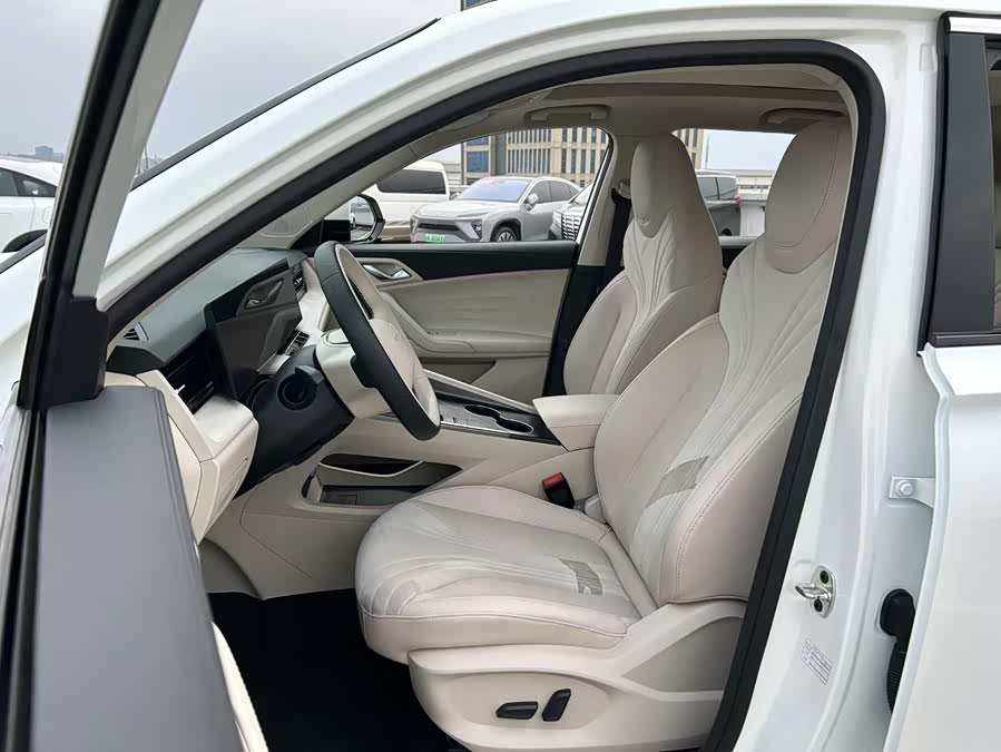 Roewe D5X DMH 2025 #6 Roewe D5X DMH 2025 car image #6