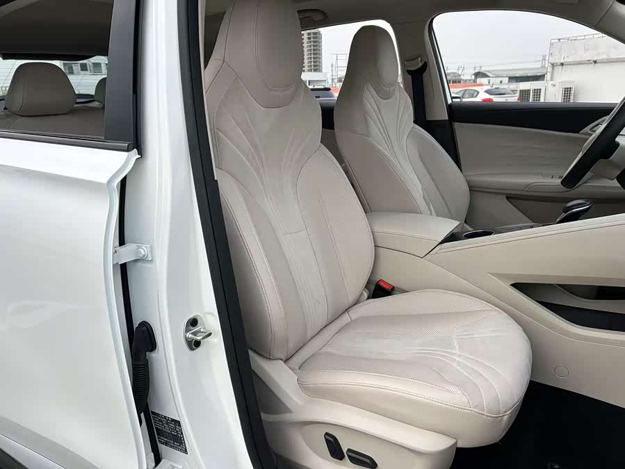 Roewe D5X DMH 2025 #7 Roewe D5X DMH 2025 car image #7