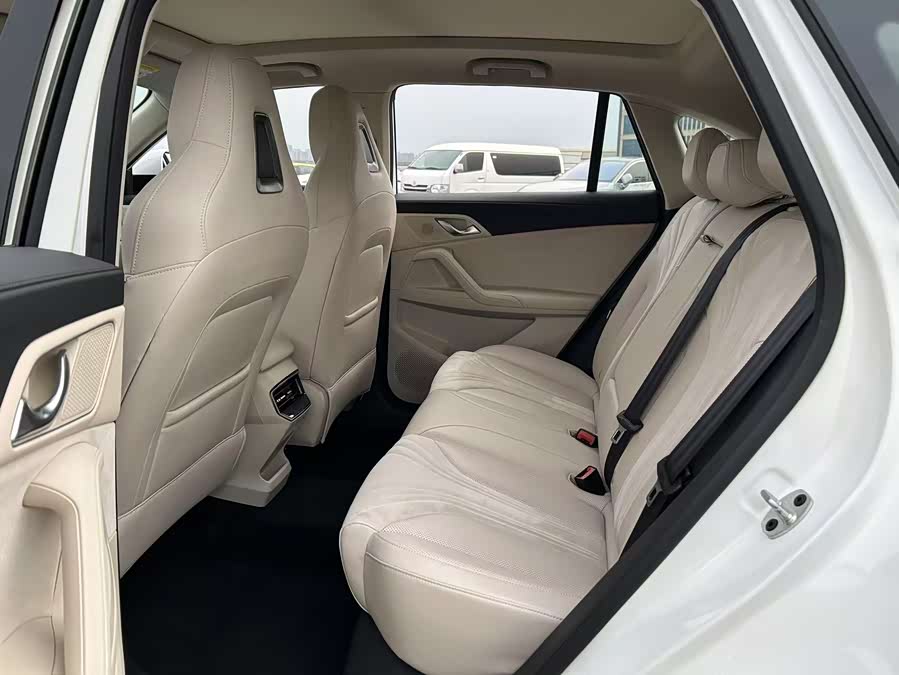 Roewe D5X DMH 2025 #5 Roewe D5X DMH 2025 car image #5