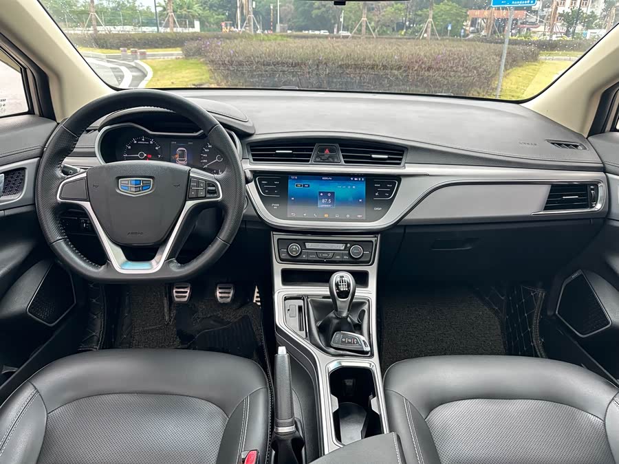 GEELY 2018 #10 GEELY 2018 imagem de carro #10