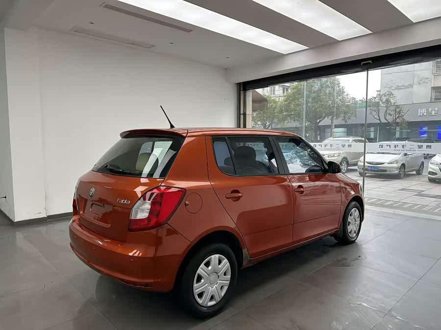 Skoda Fabia 2012 #10 Skoda Fabia 2012 صورة سيارة #10