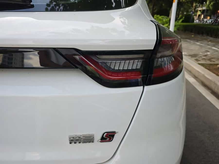 GEELY 2022 #8 GEELY 2022 car image #8