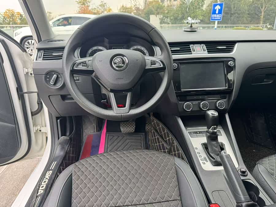 Skoda Octavia 2018 #8 Skoda Octavia 2018 car image #8