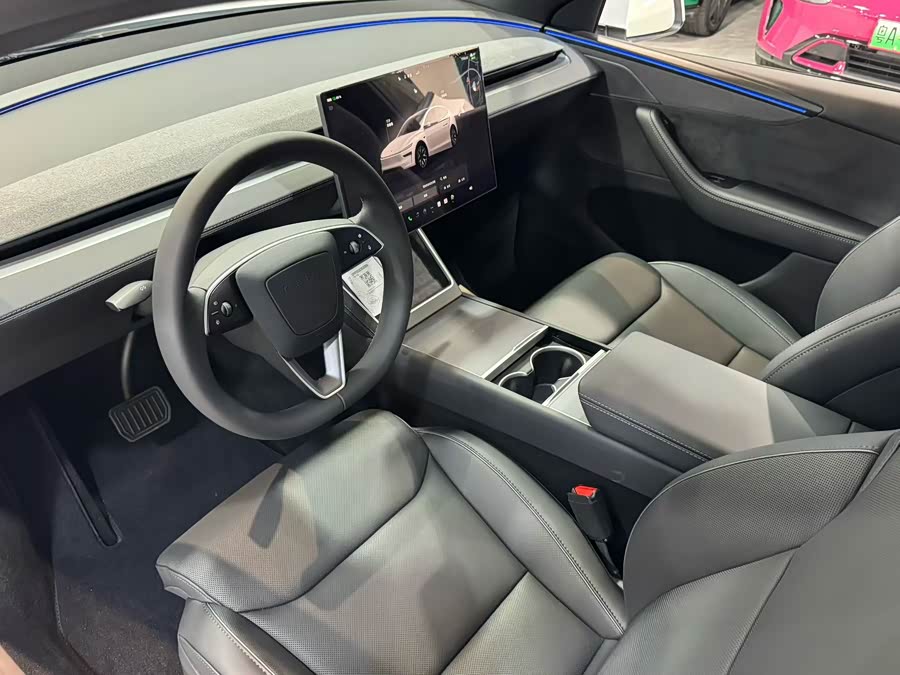Tesla Model Y L 2025 #6 Tesla Model Y L 2025 imagen de coche #6