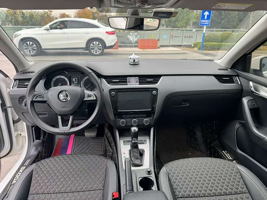 Skoda Octavia 2018 #5 Skoda Octavia 2018 car image #5