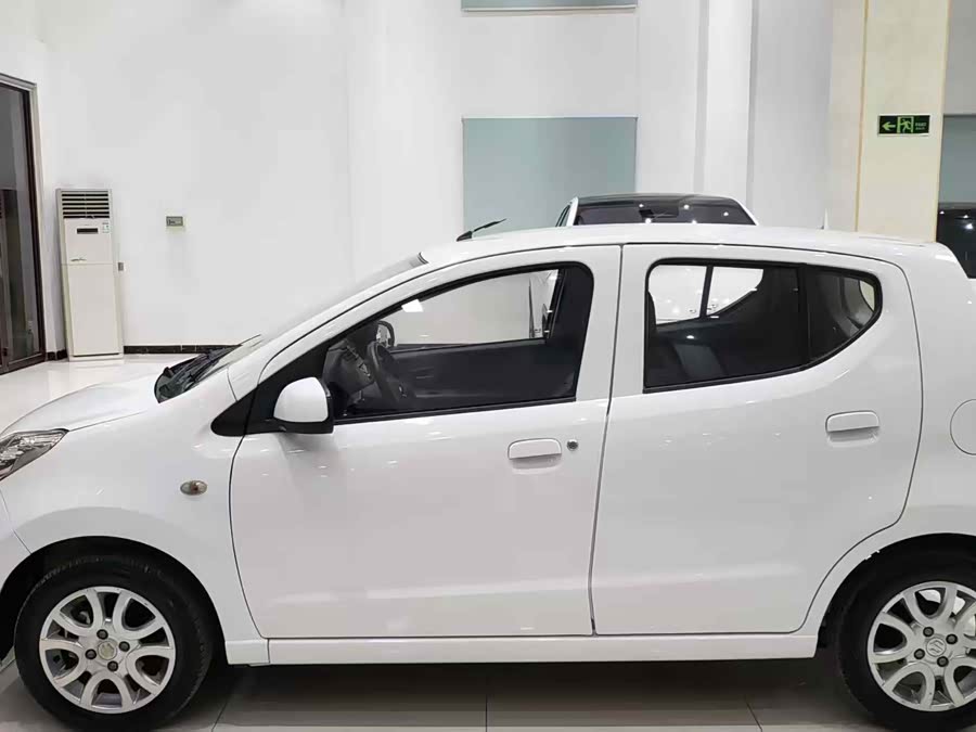 Suzuki 2012 #14 Suzuki 2012 car image #14
