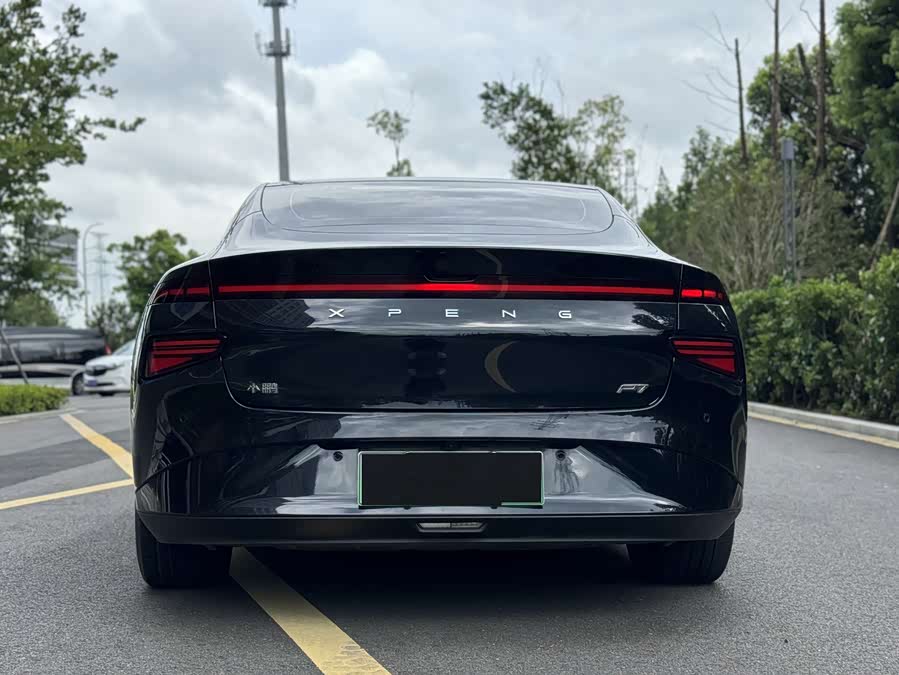 Xpeng P7 2023 #14 Xpeng P7 2023 car image #14