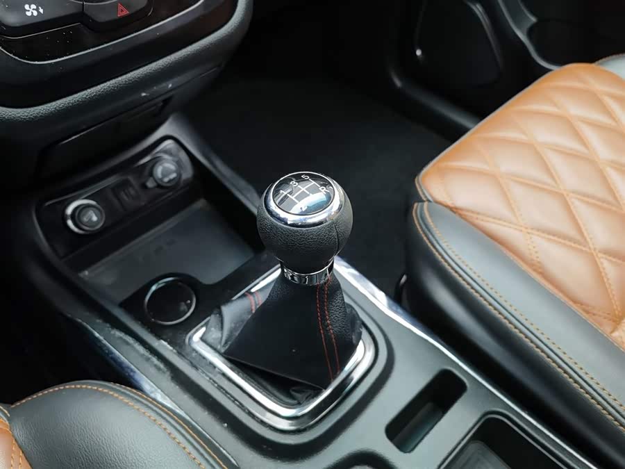 SWM X3 2017 #14 SWM X3 2017 изображение автомобиля #14