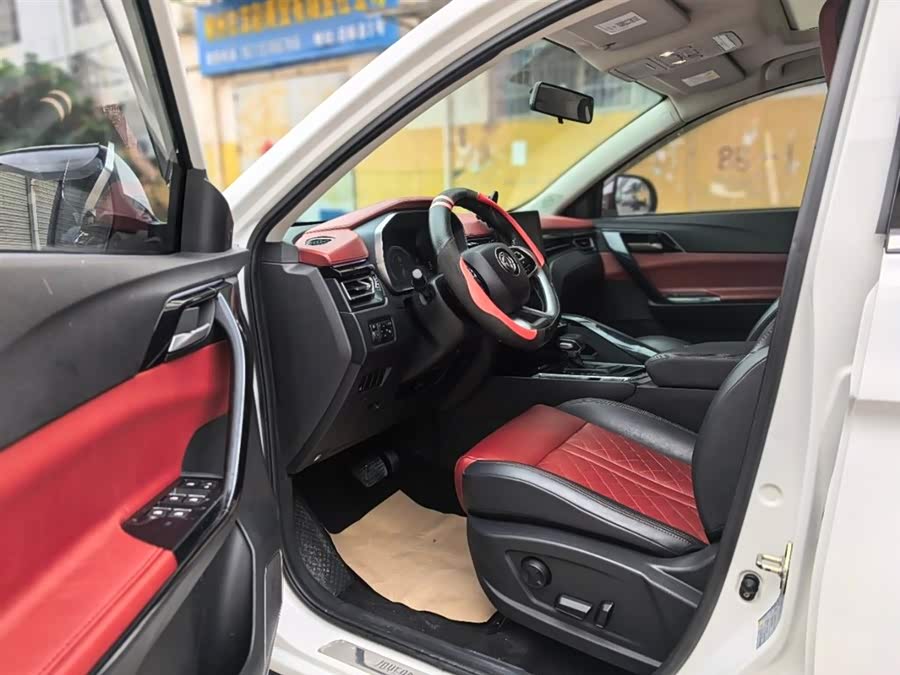 Forthing T5 2019 #6 Forthing T5 2019 imagem de carro #6