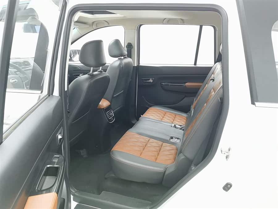 SWM X3 2017 #16 SWM X3 2017 изображение автомобиля #16