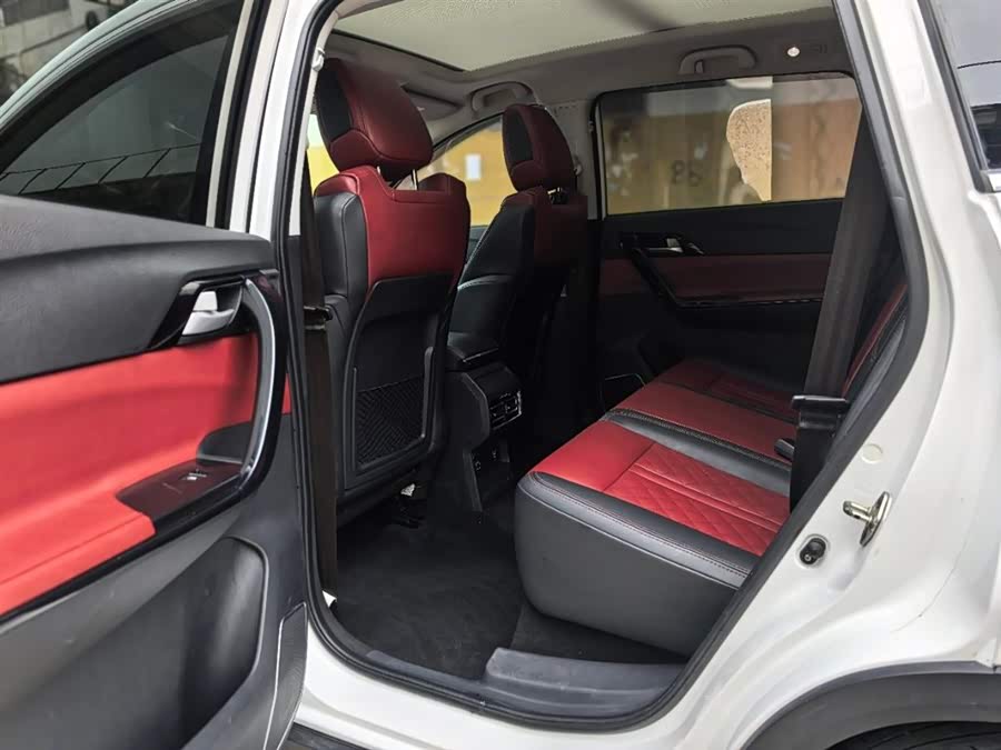 Forthing T5 2019 #8 Forthing T5 2019 imagem de carro #8