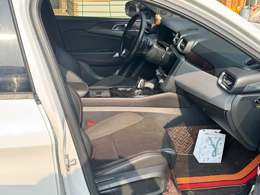 Lynk & Co 03 2019 #8 Lynk & Co 03 2019 car image #8