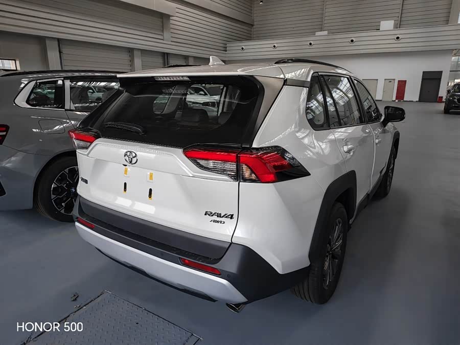 Toyota RAV4 2025 #4 Toyota RAV4 2025 immagine di auto #4