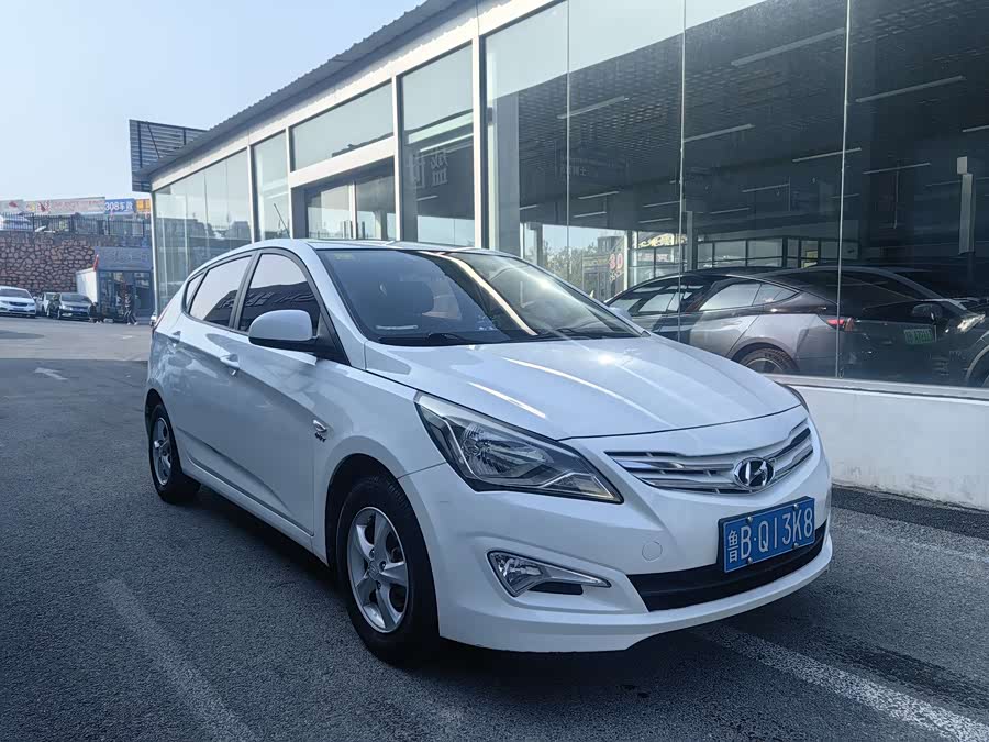 Mazda Reina Hatchback 2016 #3 Mazda Reina Hatchback 2016 car image #3