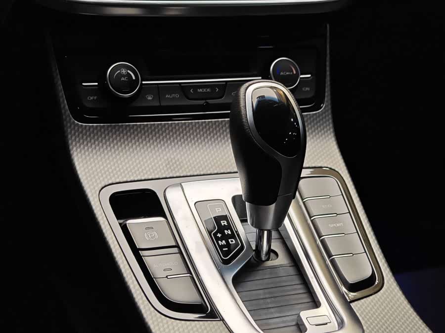 GEELY 2017 #18 GEELY 2017 car image #18
