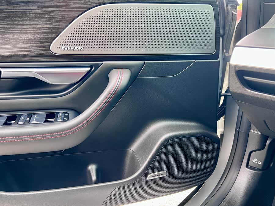 Xpeng P7 2021 #16 Xpeng P7 2021 car image #16