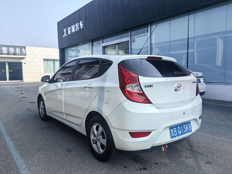 Mazda Reina Hatchback 2016 #6 Mazda Reina Hatchback 2016 car image #6