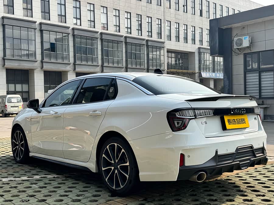 Lynk & Co 03 2019 #9 Lynk & Co 03 2019 car image #9