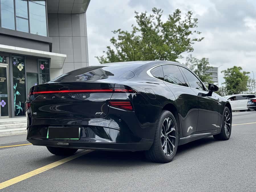 Xpeng P7 2023 #15 Xpeng P7 2023 car image #15