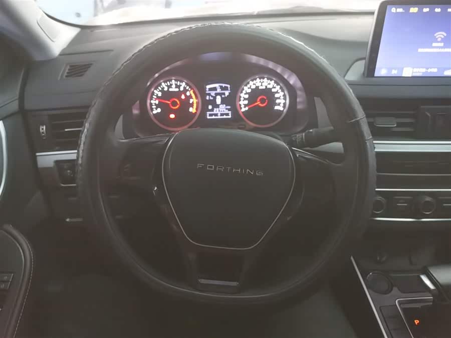 Forthing T5 2023 #12 Forthing T5 2023 immagine di auto #12