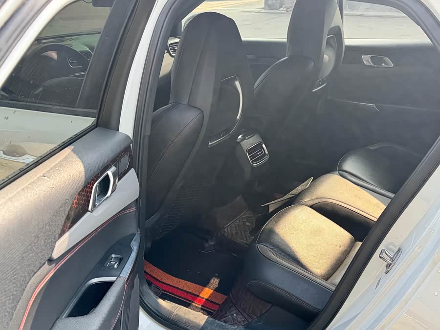 Lynk & Co 03 2019 #6 Lynk & Co 03 2019 car image #6