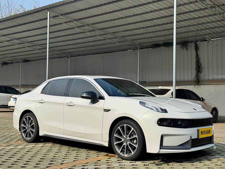 Lynk & Co 03 2019 #4 Lynk & Co 03 2019 car image #4