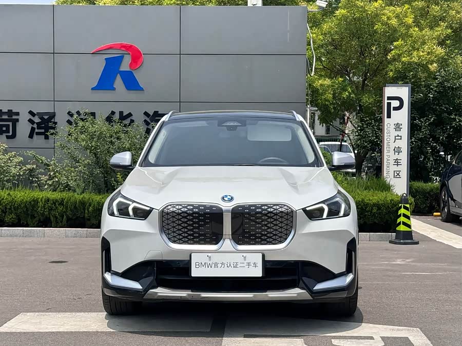 BMW iX1 2024 #3 BMW iX1 2024 صورة سيارة #3