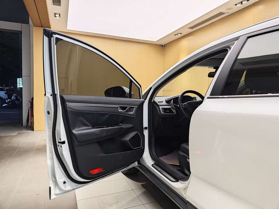 GEELY 2017 #8 GEELY 2017 car image #8