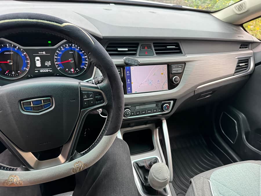 GEELY 2018 #13 GEELY 2018 car image #13
