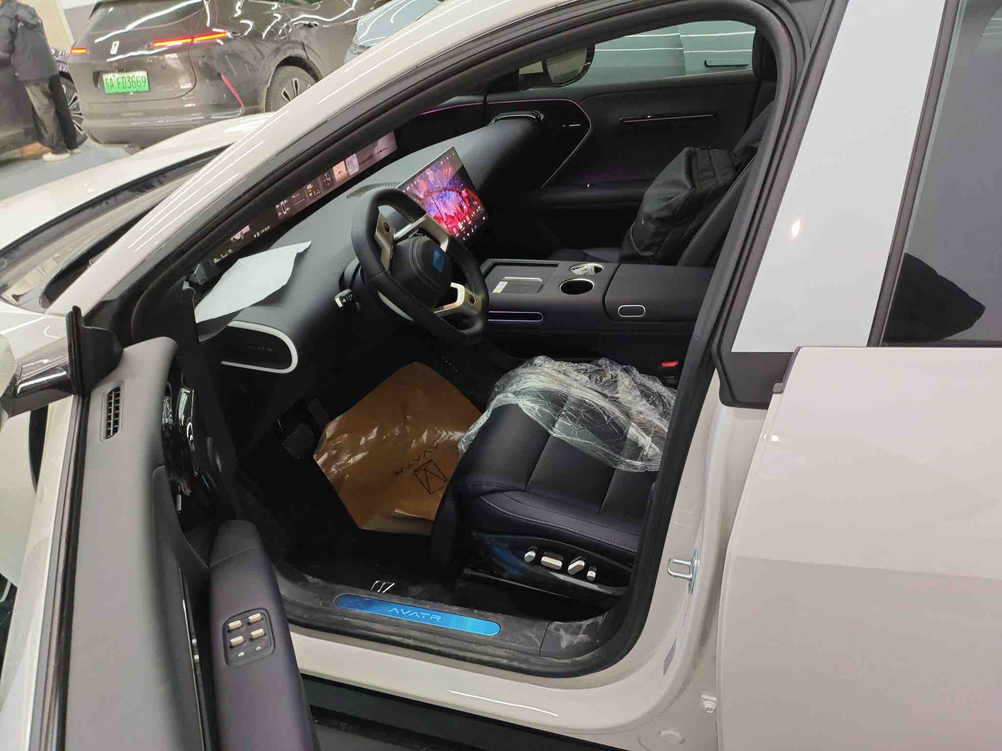 Avatr 07 2025 car image #2