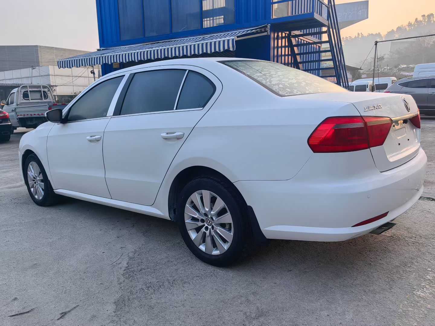 Volkswagen Lavida 2015 car image #9