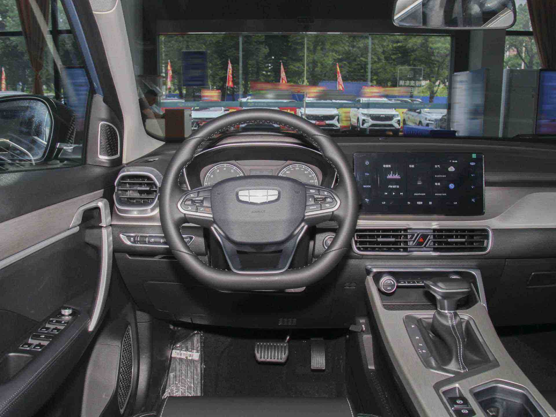 GEELY Coolray 2025 #2 GEELY Coolray 2025 car image #2