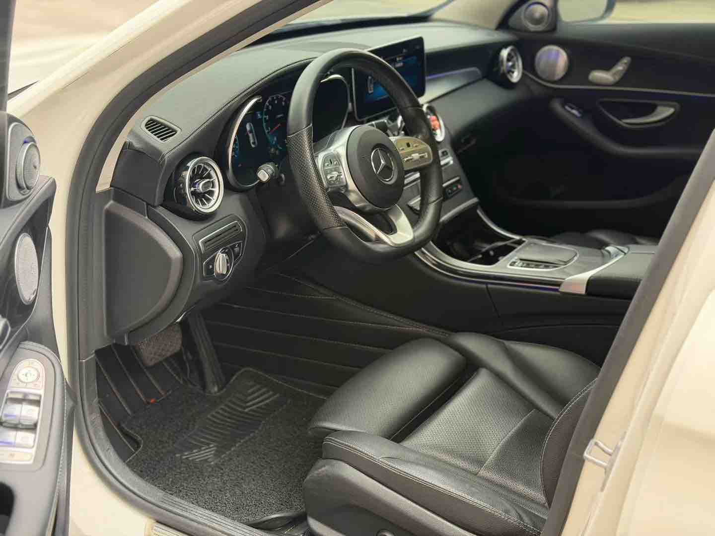 Mercedes-Benz C Class 2021 صورة سيارة #4