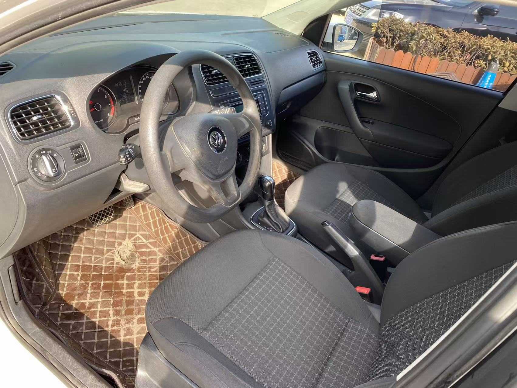 Volkswagen Polo 2015 immagine di auto #3