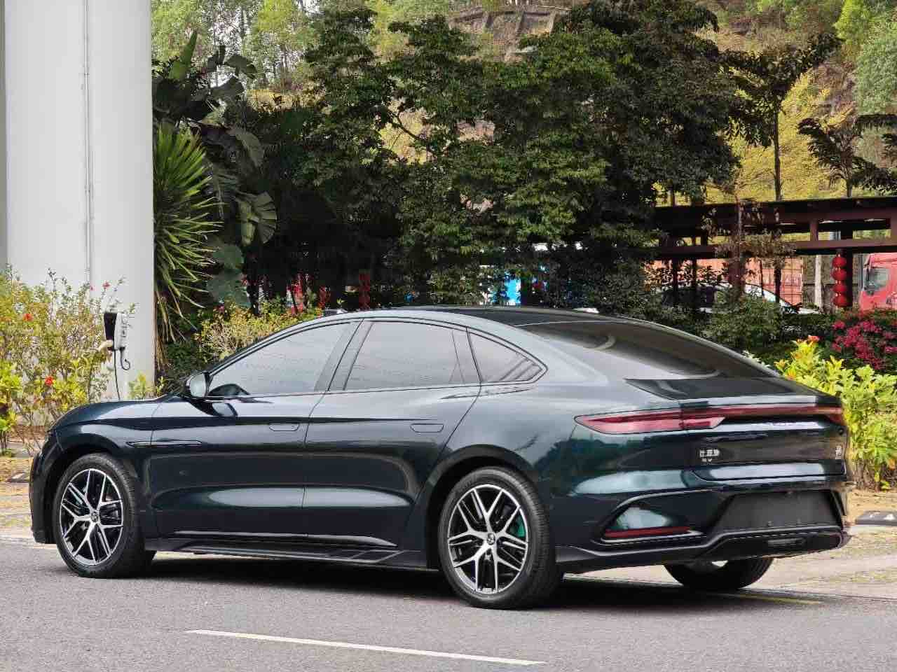 BYD Han 2023 #4 BYD Han 2023 car image #4