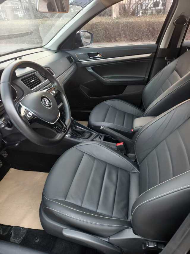 Volkswagen 2018 car image #5