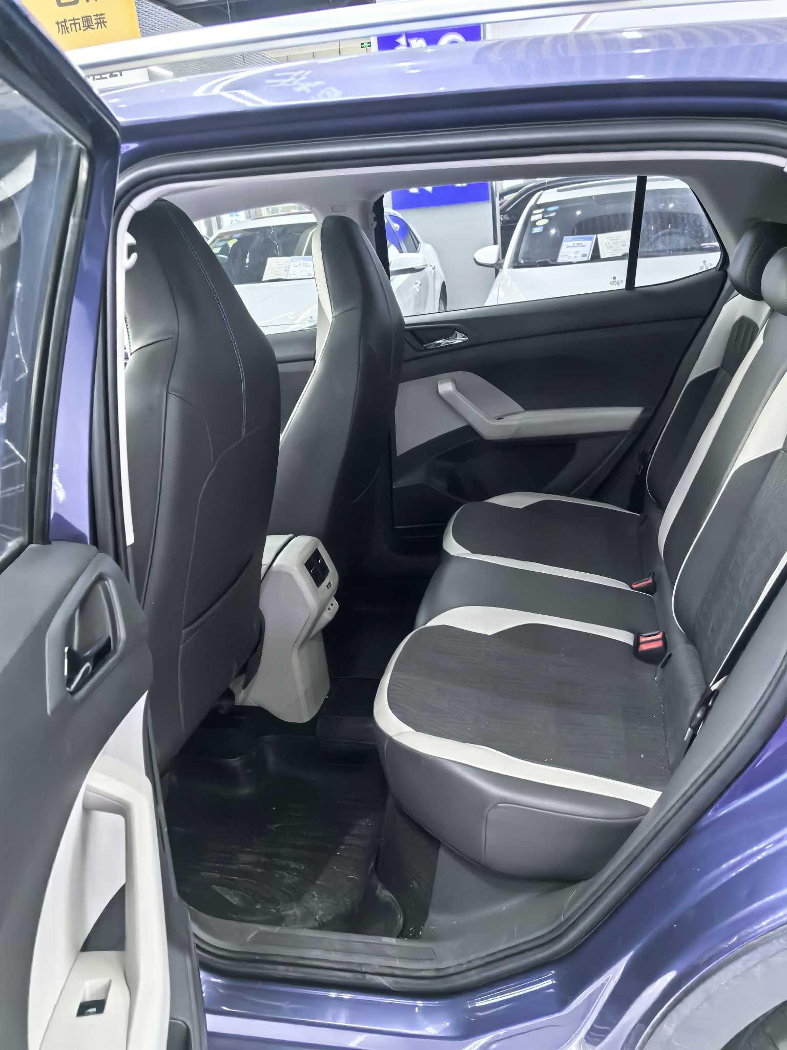 Volkswagen 2020 car image #4
