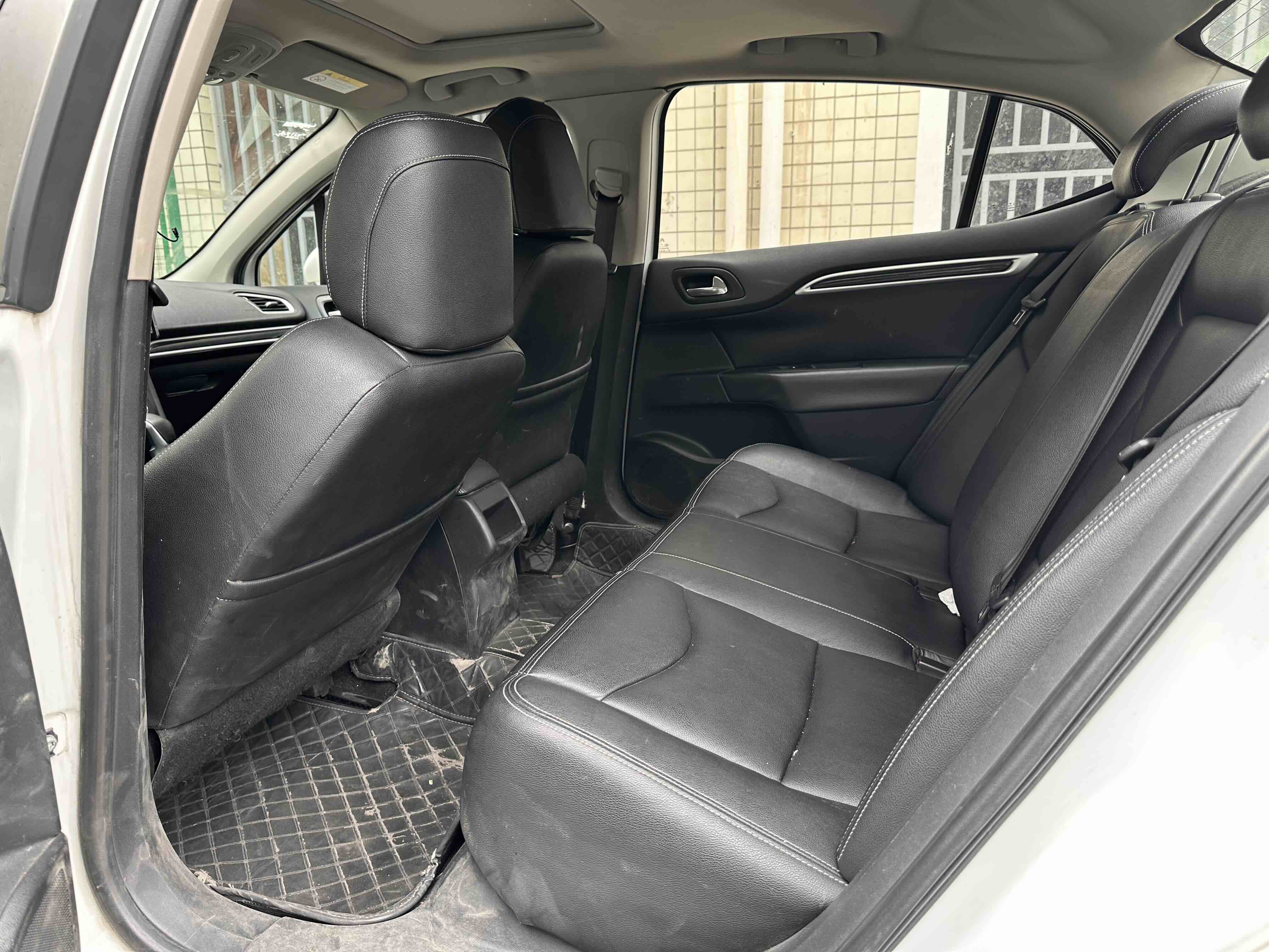 Citroen C4L 2013 car image #7