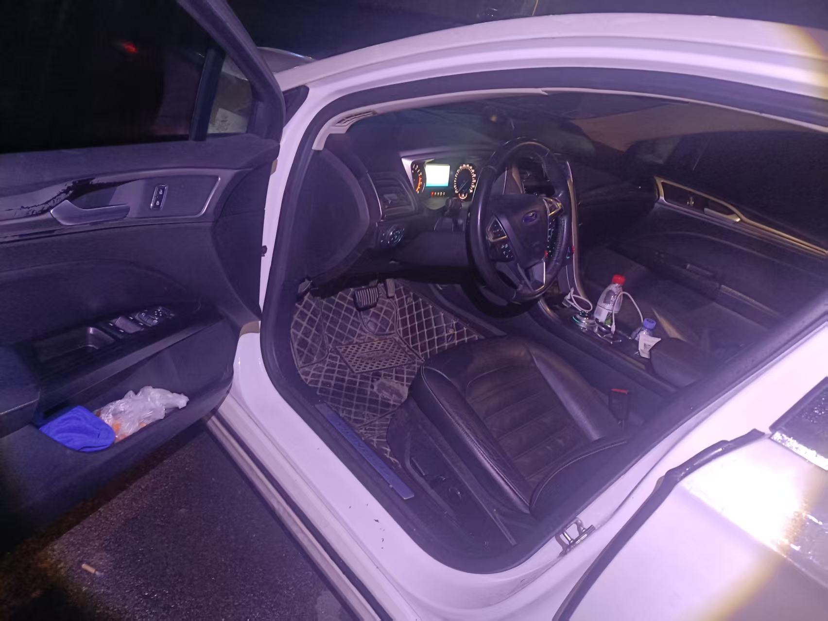 Ford Mondeo 2017 car image #3