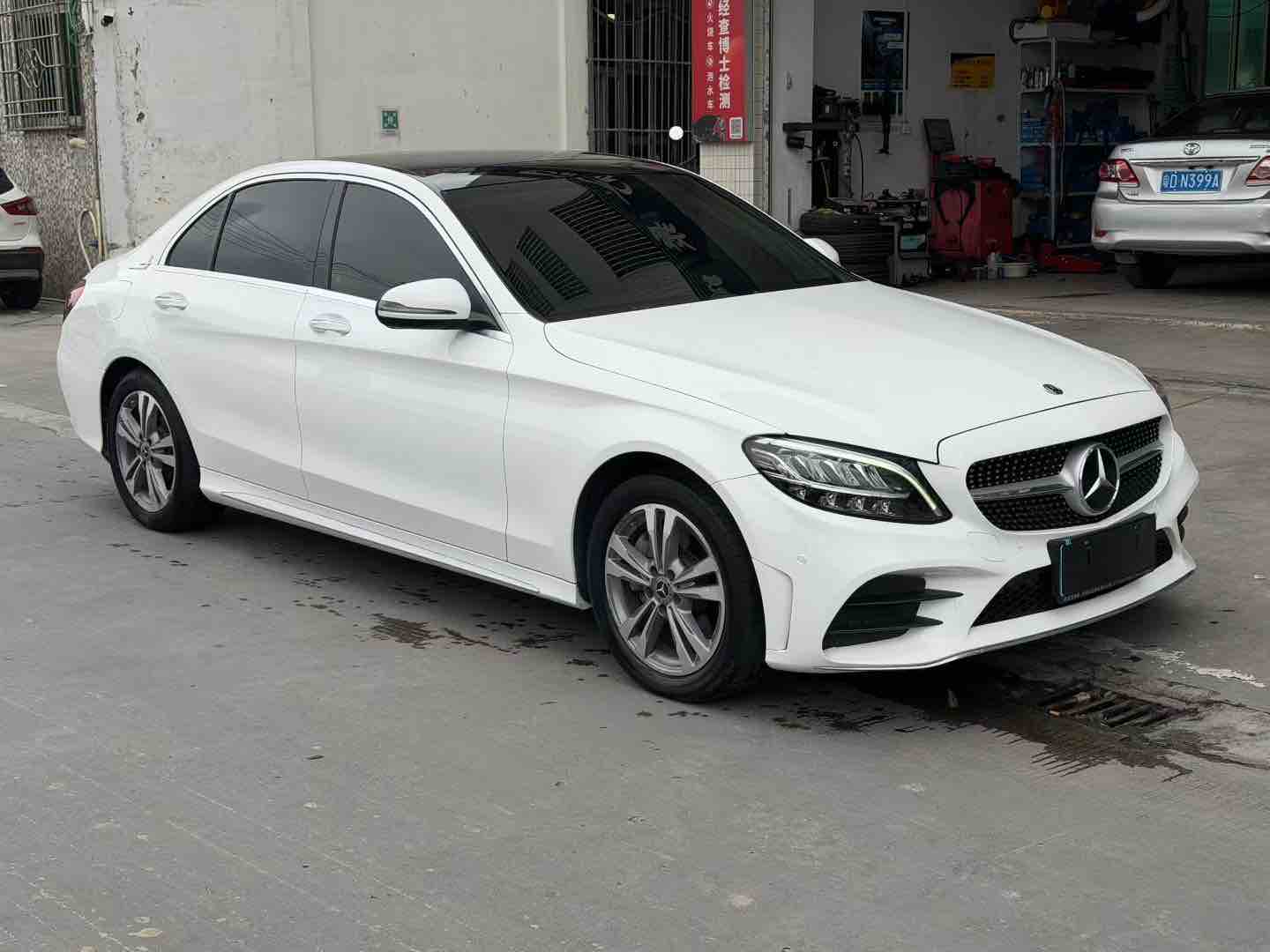 Mercedes-Benz C Class 2021 صورة سيارة #3