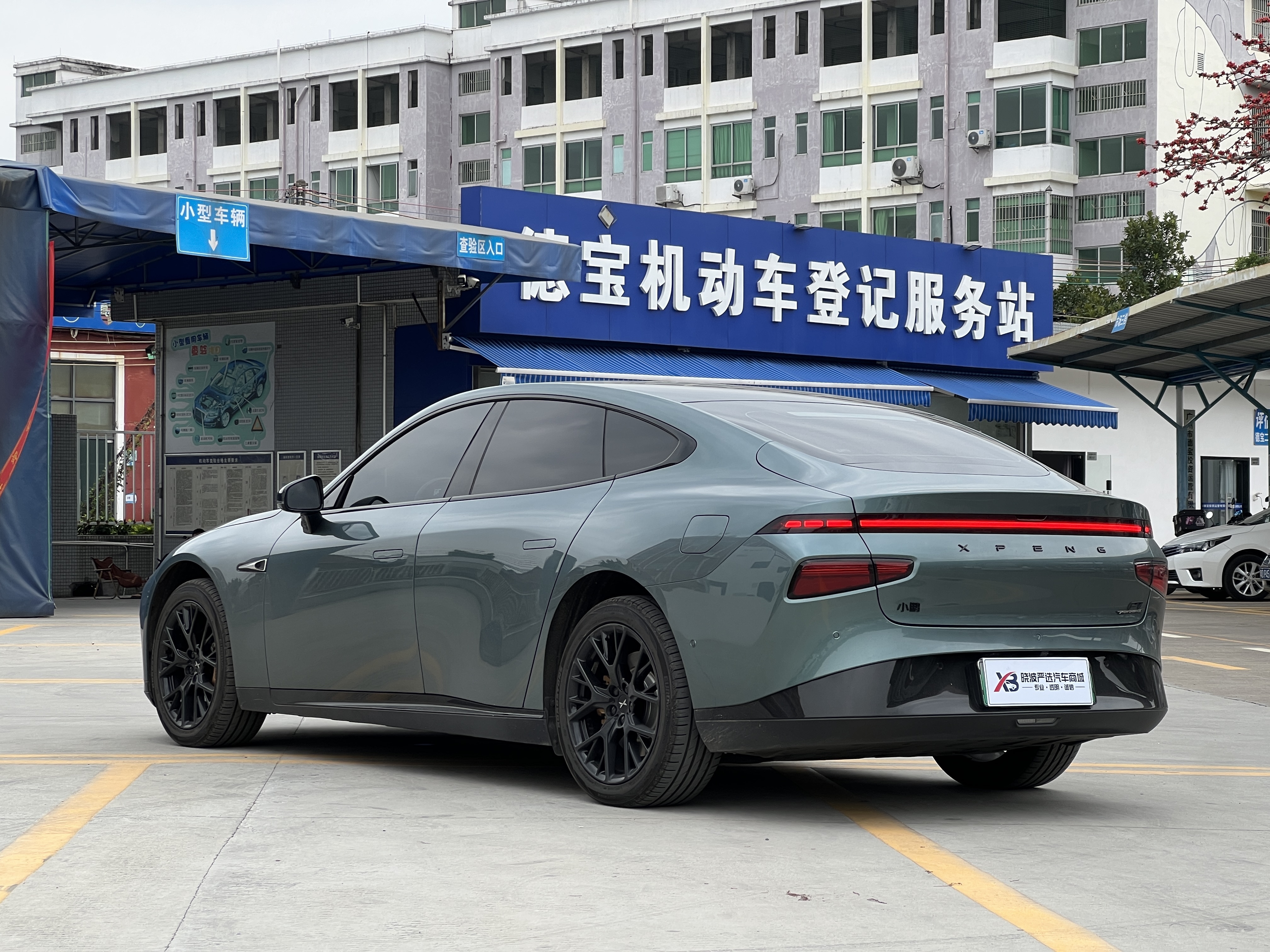 Xpeng P7 2023 immagine di auto #3