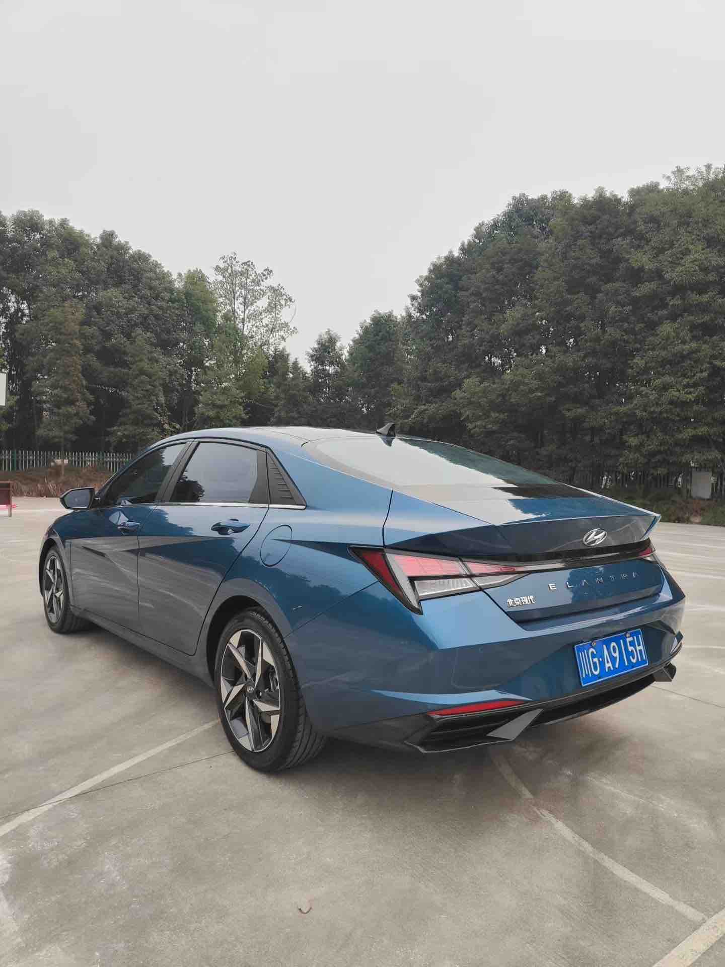 Hyundai Elantra 2022 car image #2