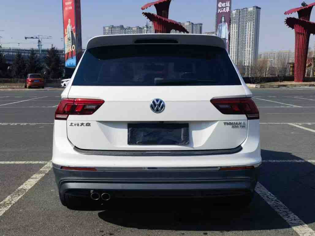 Volkswagen Tiguan L 2019 immagine di auto #5