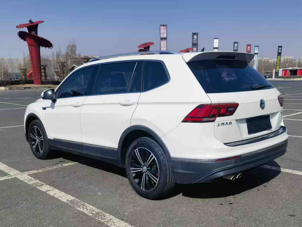 Volkswagen Tiguan L 2019 immagine di auto #6