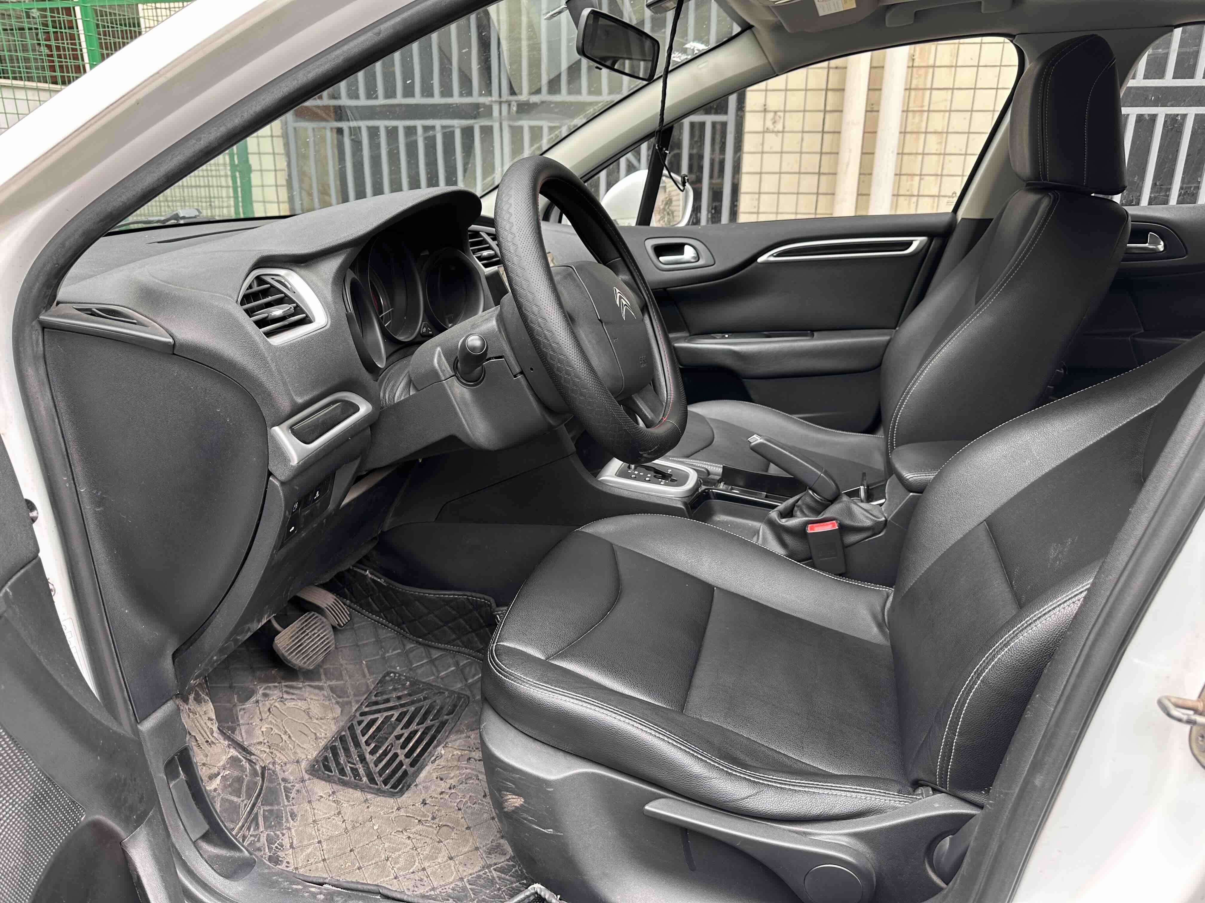 Citroen C4L 2013 car image #6