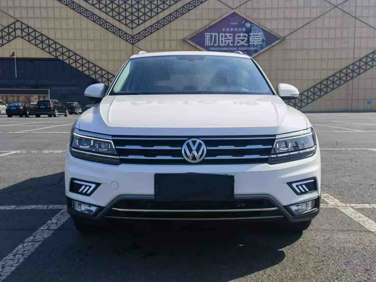 Volkswagen Tiguan L 2019 immagine di auto #2