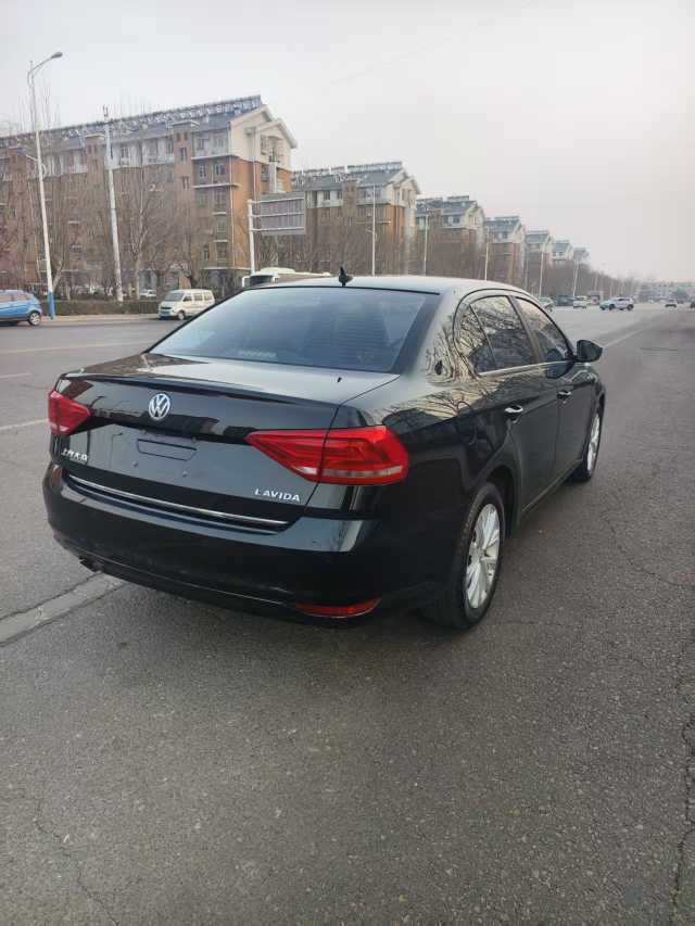Volkswagen 2018 car image #7