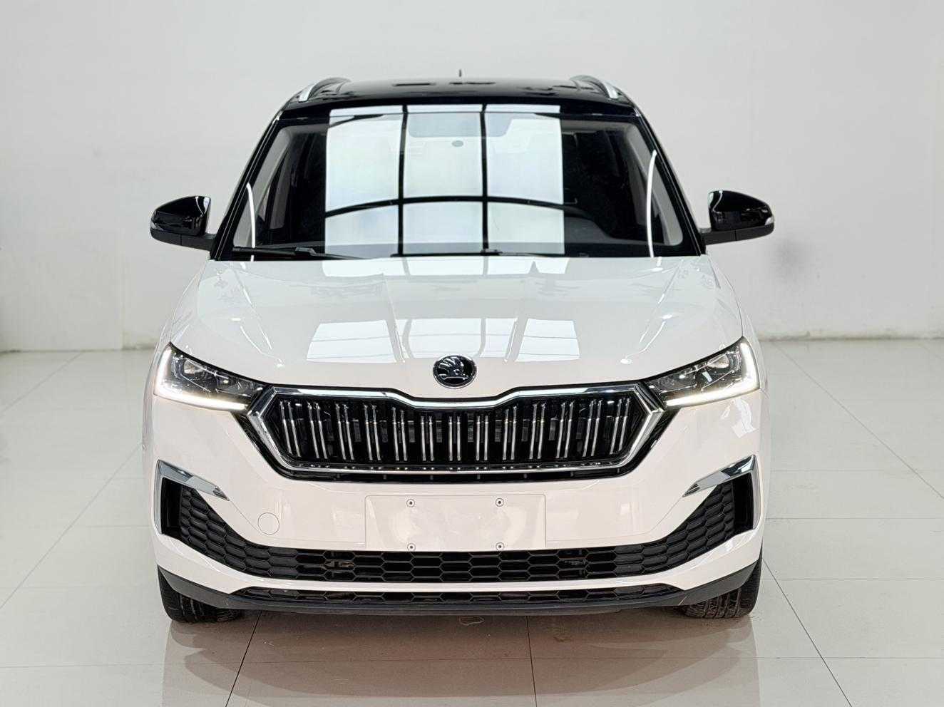 Skoda Kamiq 2023 car image #2