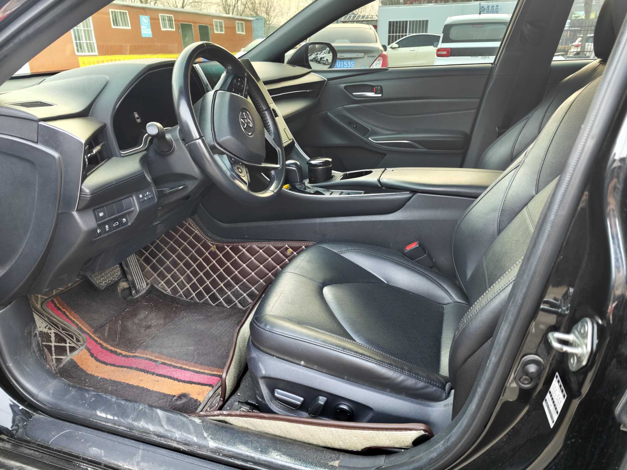 Toyota Avalon 2022 car image #2